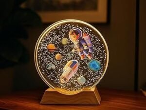 Desidiya Acrylic Astronaut Boy Table Night Light, 3D LED Desktop Lamp for Bedroom Decor, Playroom Kids Room Decoration, Corded Electric Home & Office Decor Item for Boys & Girls, Bedside Lamp
